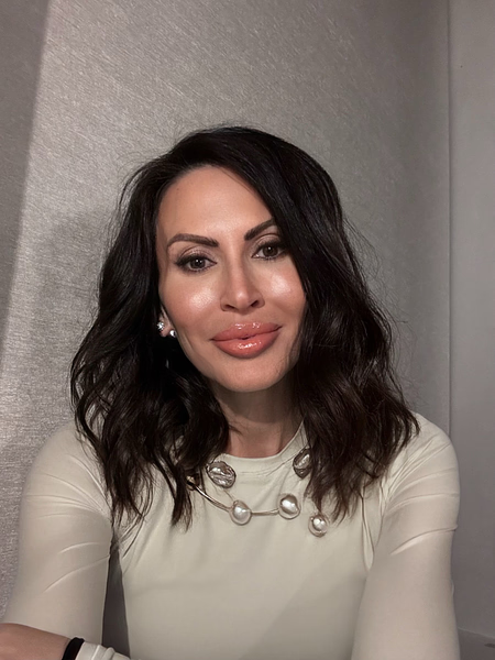 Alisa Radoi Author
